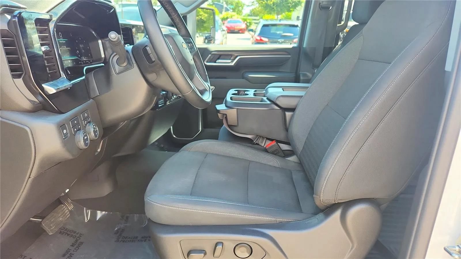 Used 2025 Chevrolet Silverado 2500 LT w/ Convenience Package AWD/4WD image 12