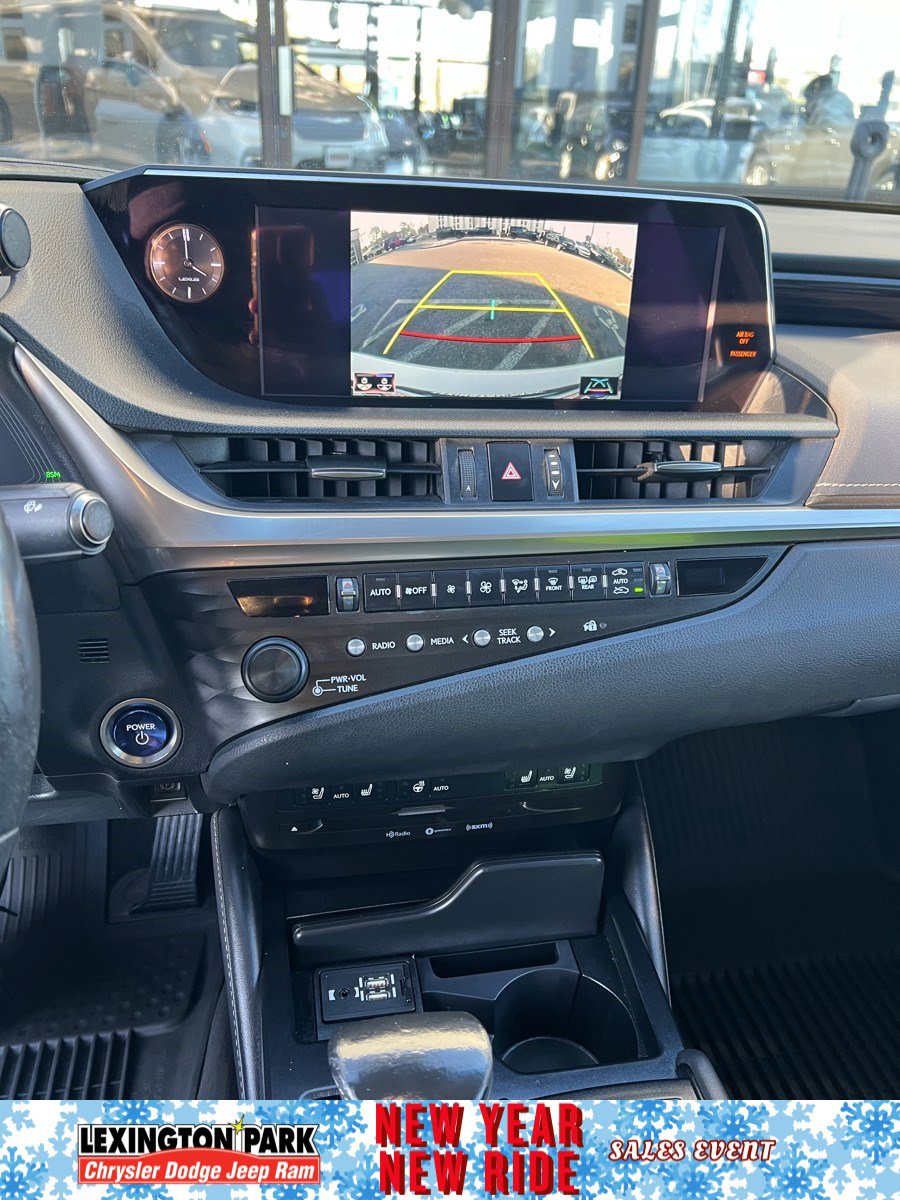 Used 2020 Lexus ES 300h ES 300h image 24