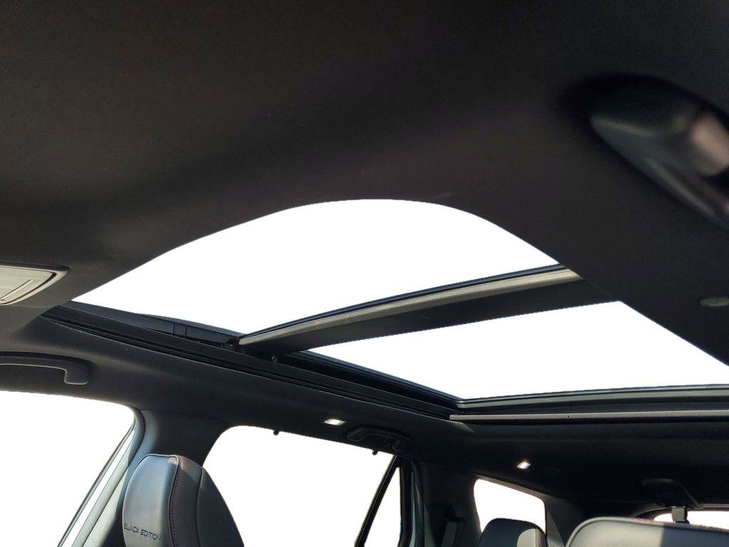 Used 2025 Honda Pilot Black Edition image 9