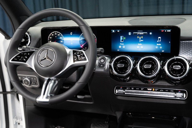 New 2026 Mercedes-Benz GLB 250 image 17