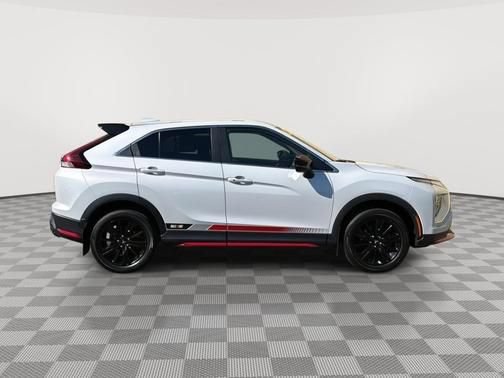 Used 2024 Mitsubishi Eclipse Cross AWD image 2