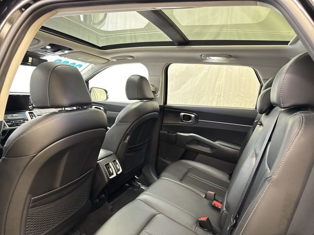 Used 2023 Kia Sorento S w/ Panoramic Sunroof Package image 14