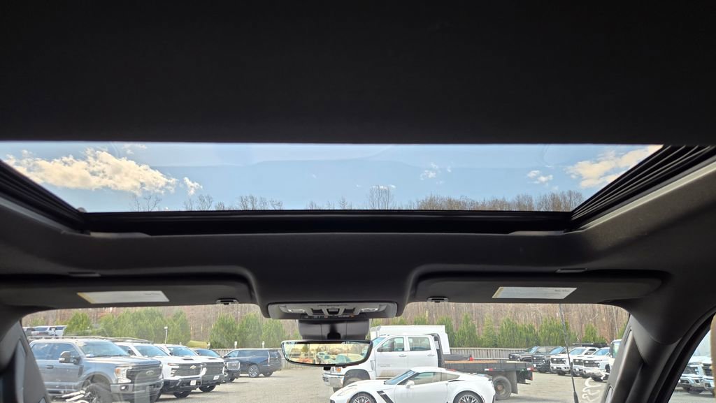 Used 2024 Chevrolet Silverado 2500 ZR2 w/ Technology Package image 25