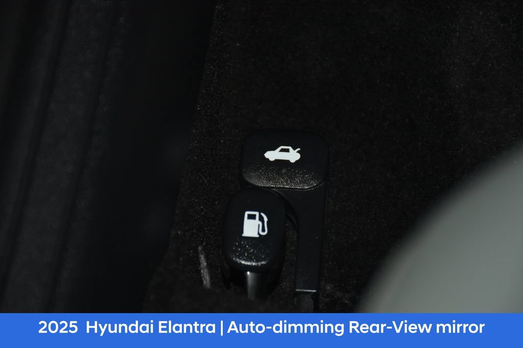 Used 2025 Hyundai Elantra Limited FWD image 26
