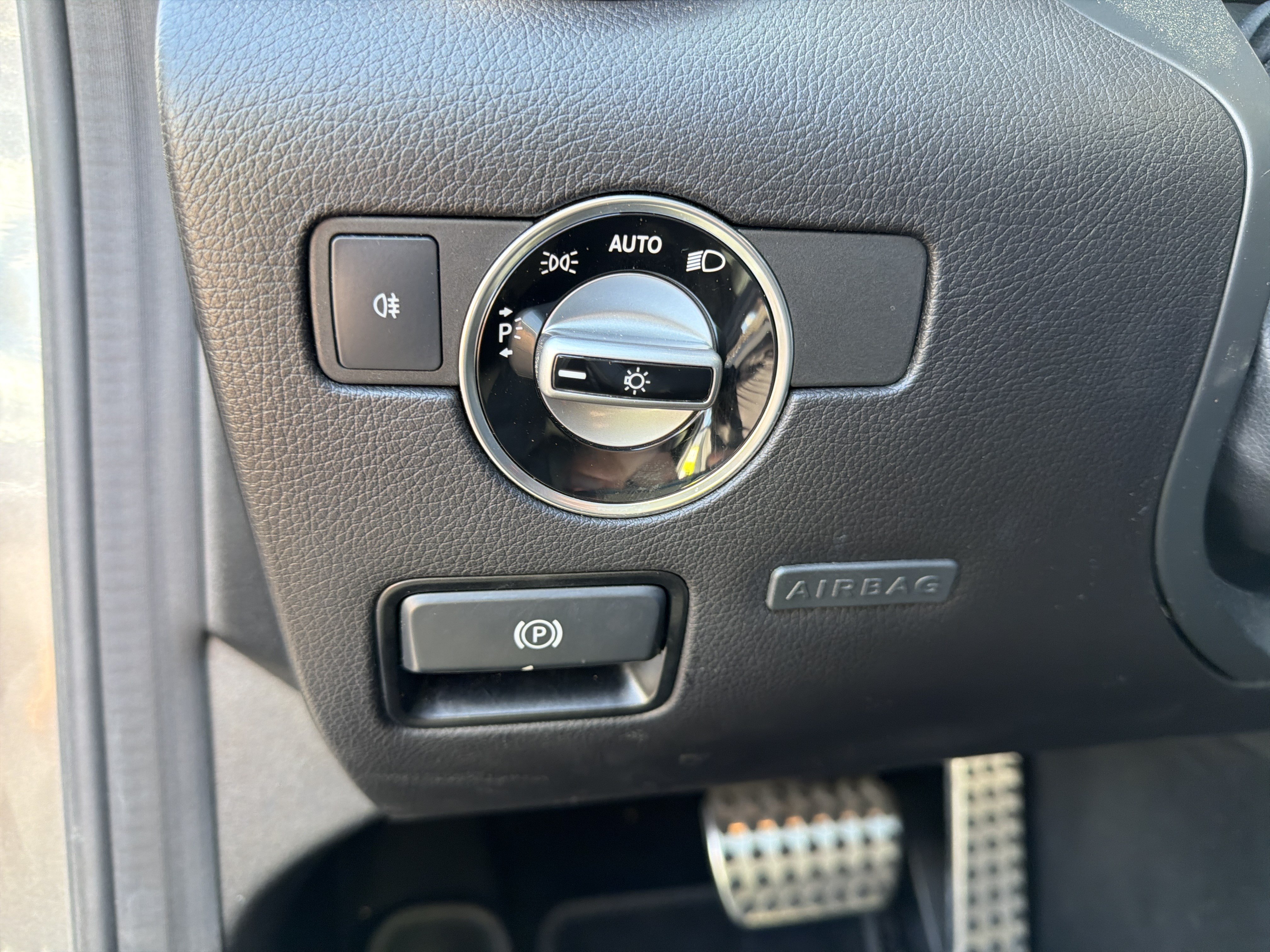 Used 2017 Mercedes-Benz SLC 300 image 32
