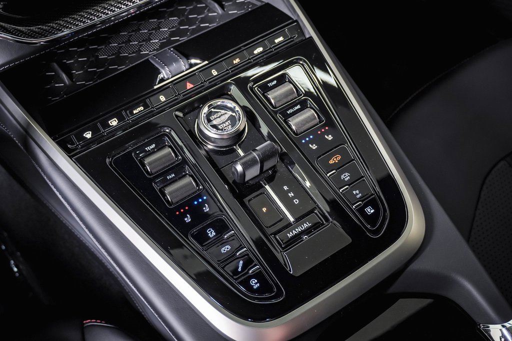 Used 2025 Aston Martin DBX 707 image 27