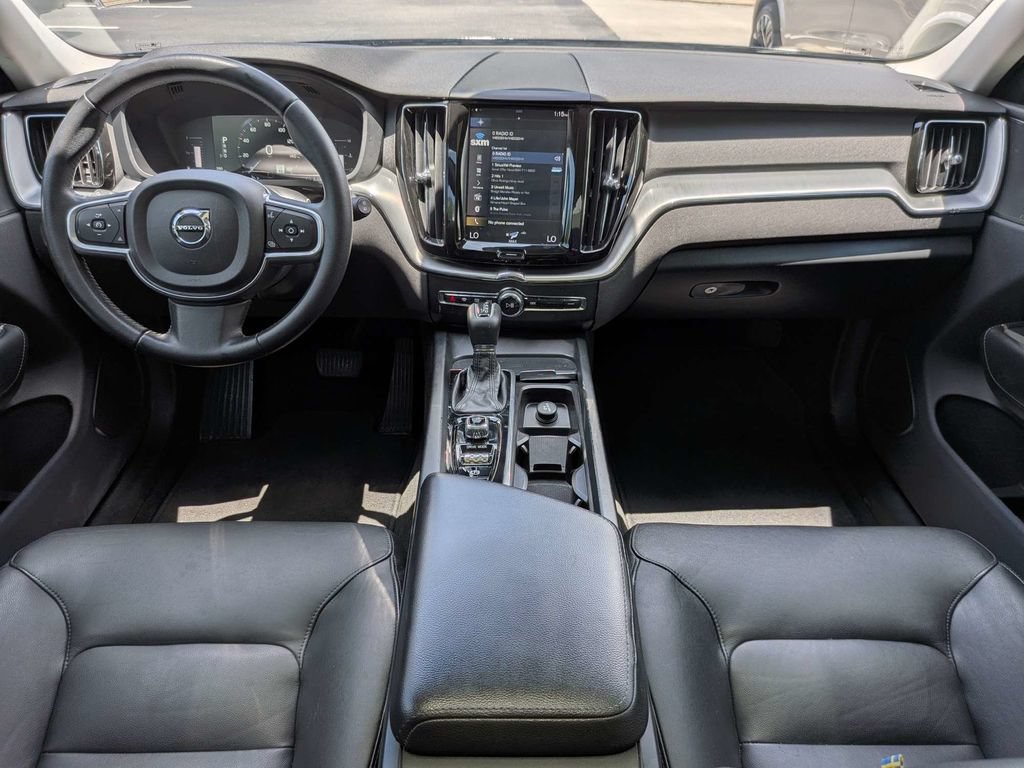 Used 2019 Volvo XC60 T5 Momentum FWD image 18