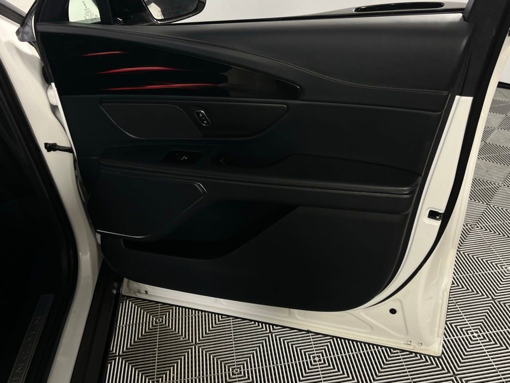 Used 2024 Lincoln Nautilus Premier w/ Jet Appearance Package image 29