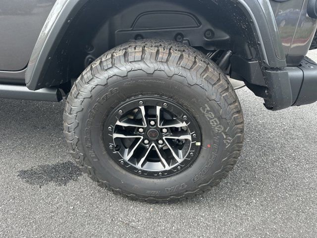 New 2025 Jeep Wrangler Rubicon w/ XTREMEE 35" Tire Package image 18