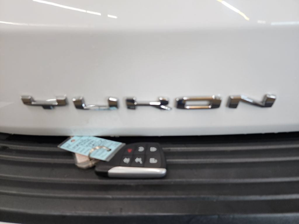 Used 2025 GMC Yukon Denali AWD/4WD image 45