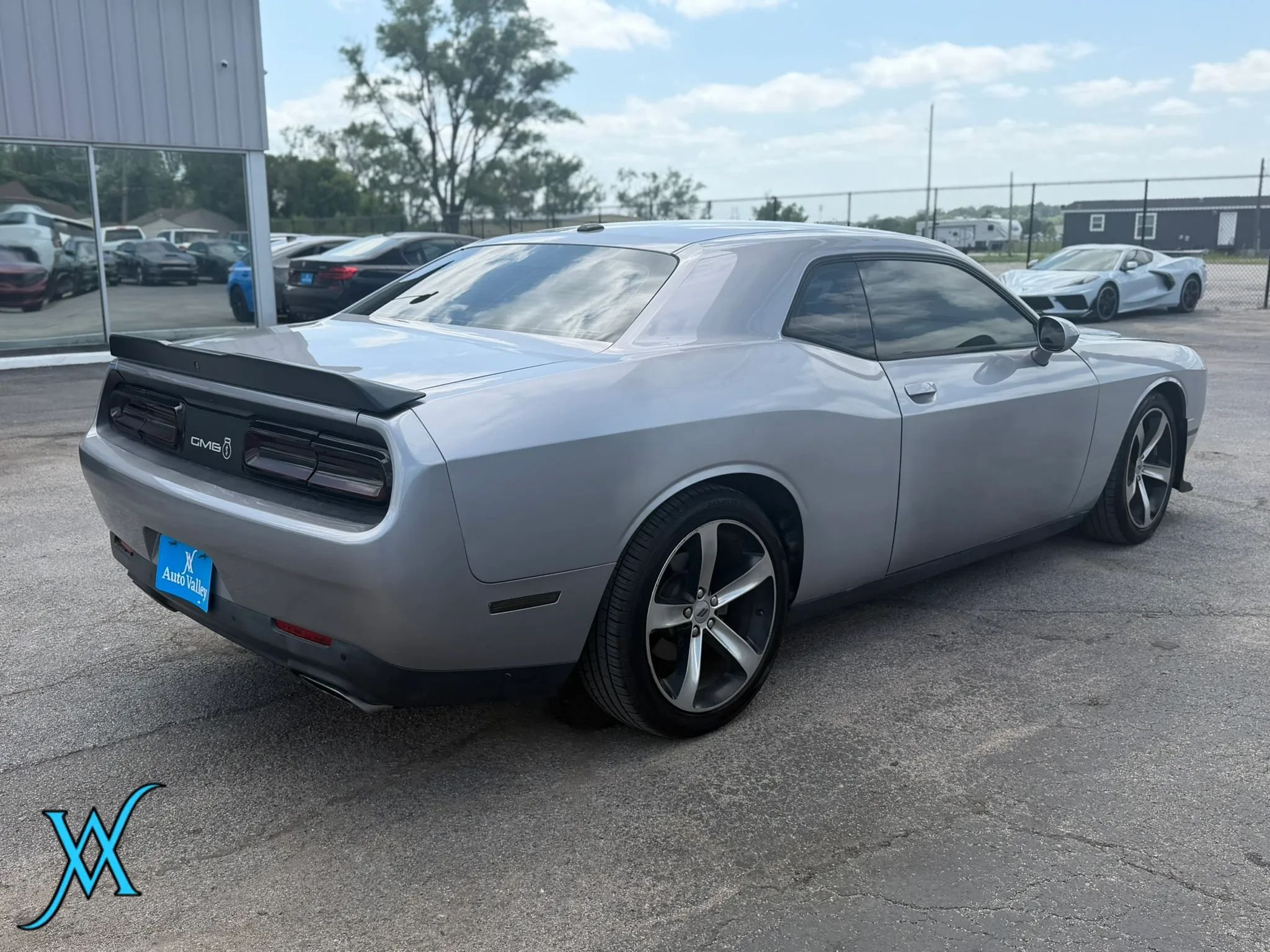 Used 2017 Dodge Challenger R/T RWD image 7