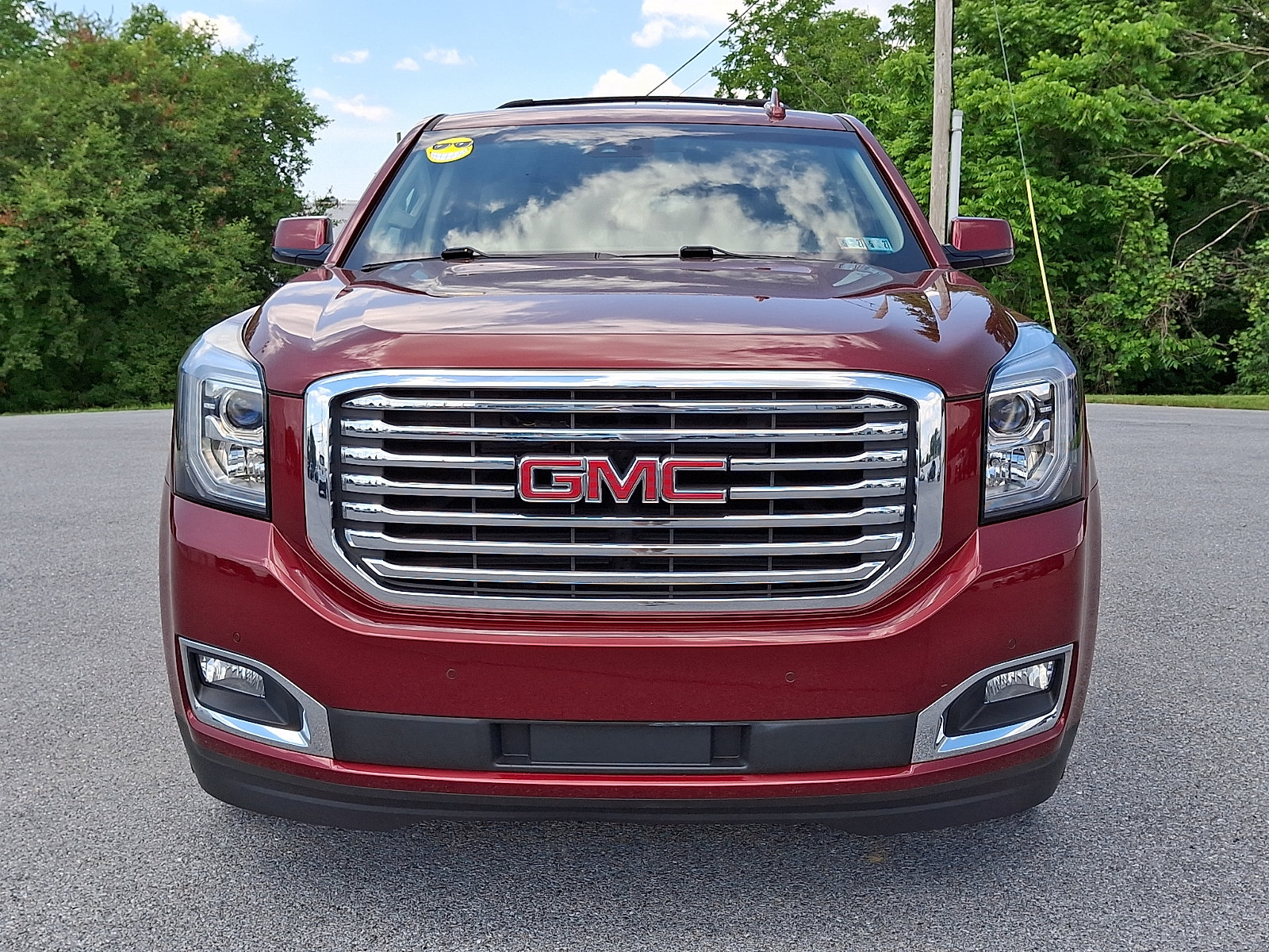 Used 2017 GMC Yukon SLT w/ Premium Edition AWD/4WD image 2