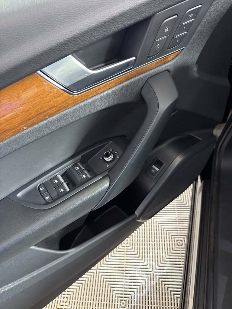 Used 2023 Audi Q5 2.0T Premium w/ Convenience Package image 24