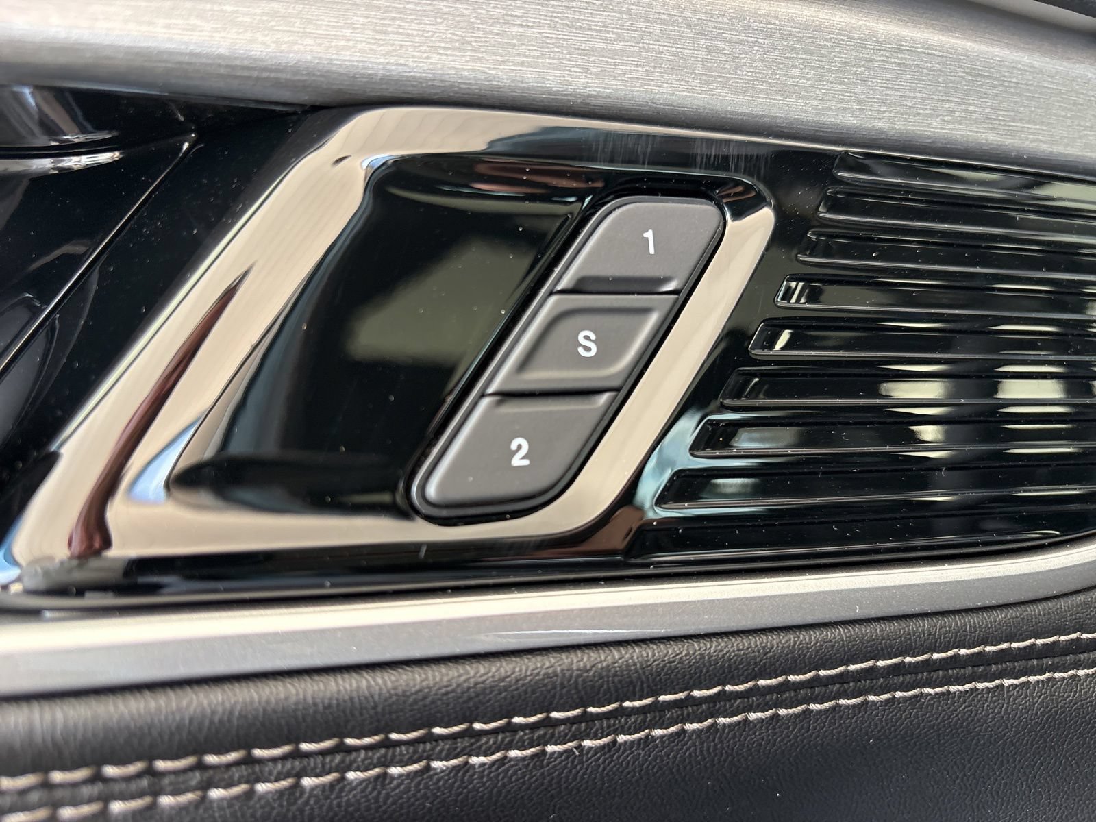 New 2026 Jeep Grand Wagoneer Limited AWD/4WD image 15