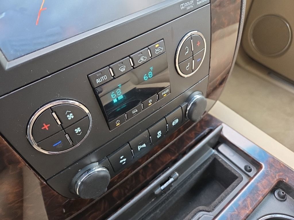 Used 2014 GMC Sierra 2500 Denali w/ Suspension Package, Off-Road image 38