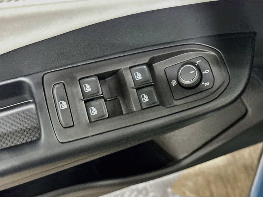 Used 2025 Volkswagen Taos SE AWD/4WD image 20