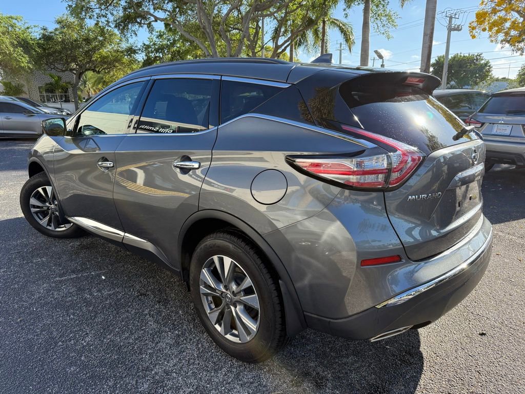 Used 2018 Nissan Murano SV image 2
