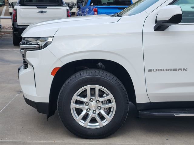 Used 2022 Chevrolet Suburban LT image 9