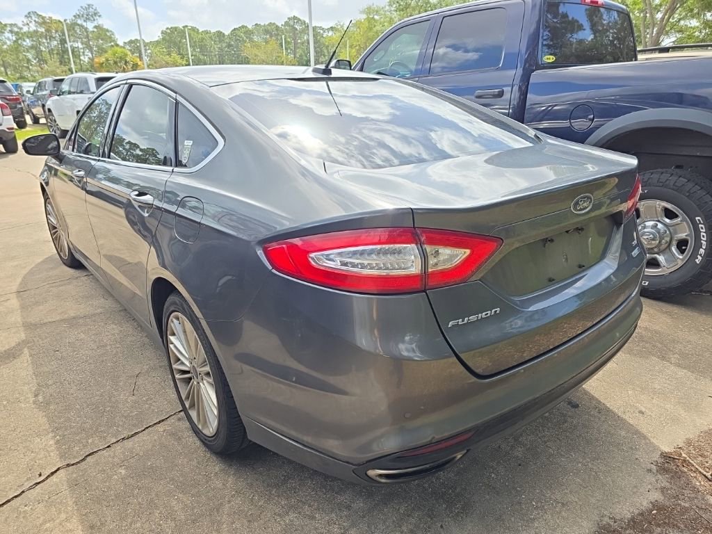 Used 2016 Ford Fusion SE w/ Equipment Group 202A image 2