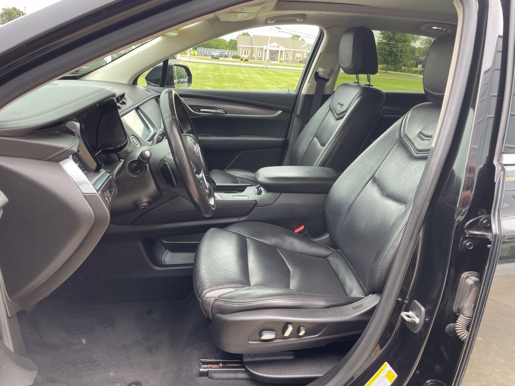 Used 2019 Cadillac XT5 Luxury FWD image 8