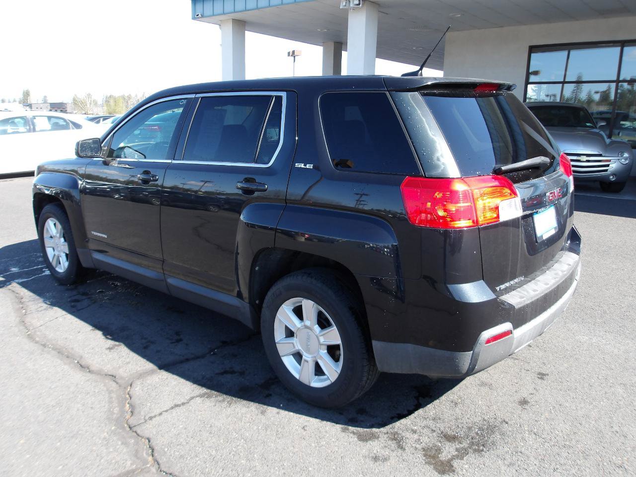 Used 2011 GMC Terrain SLE AWD/4WD image 3
