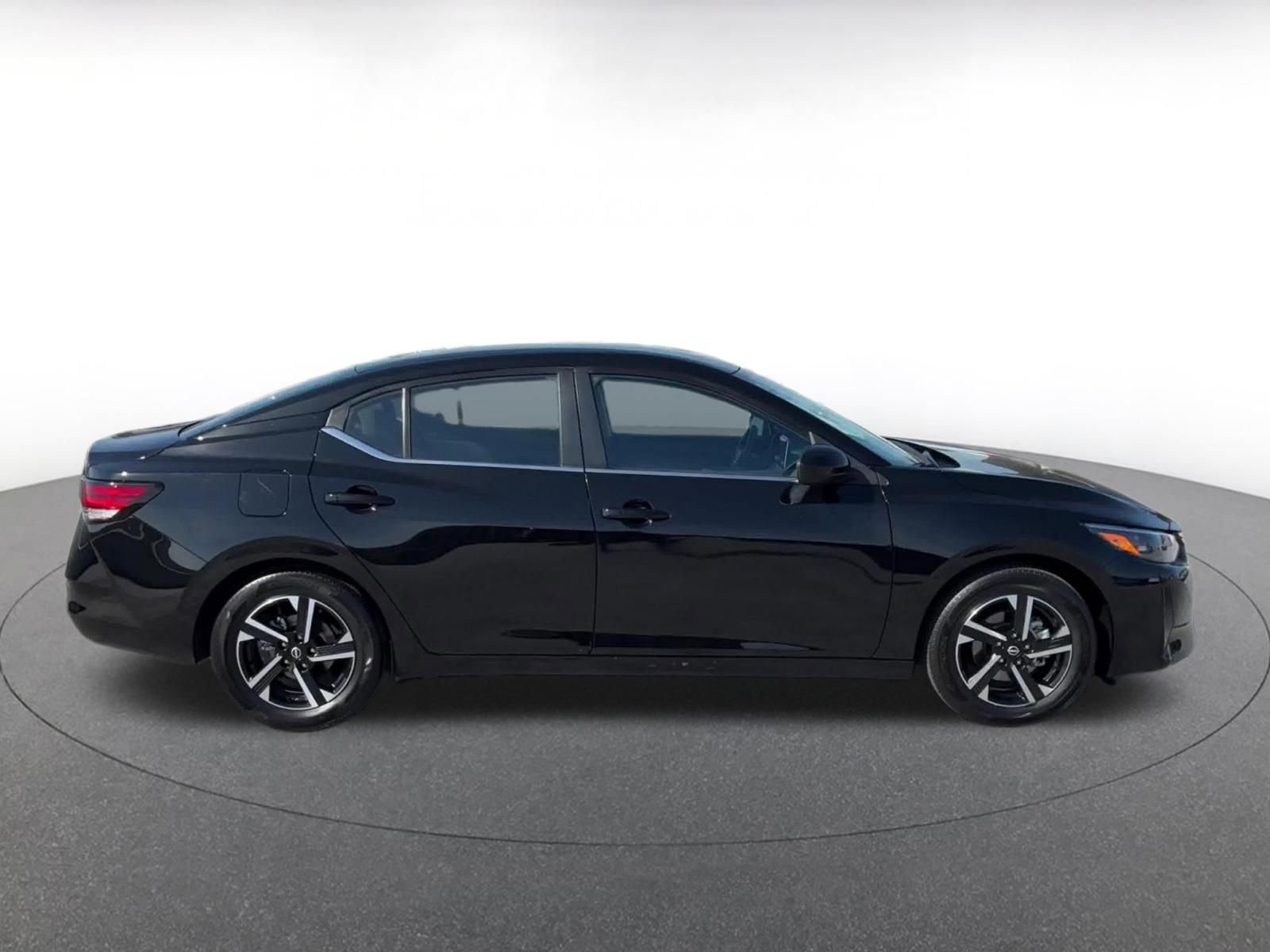 Used 2025 Nissan Sentra SV FWD image 16