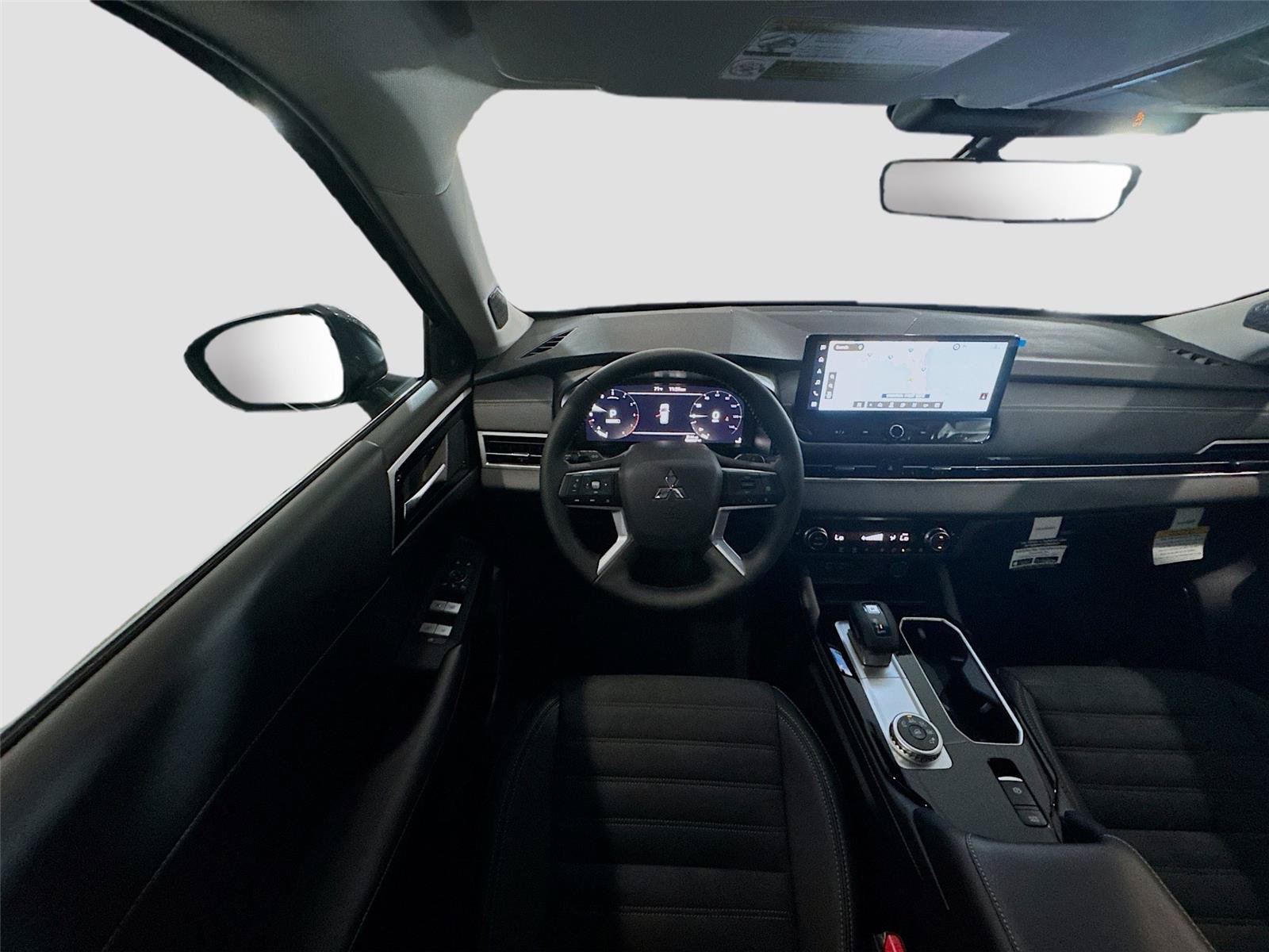 New 2026 Mitsubishi Outlander SE FWD image 3