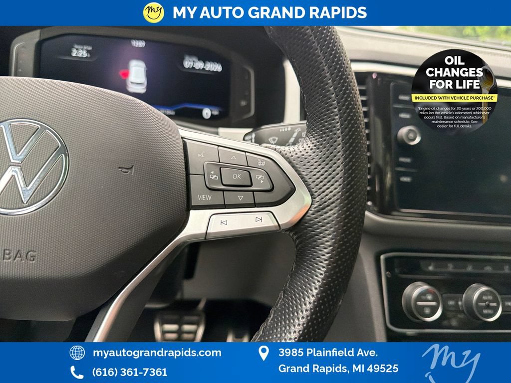 Used 2022 Volkswagen Atlas Cross Sport SEL Premium R-Line AWD/4WD image 16