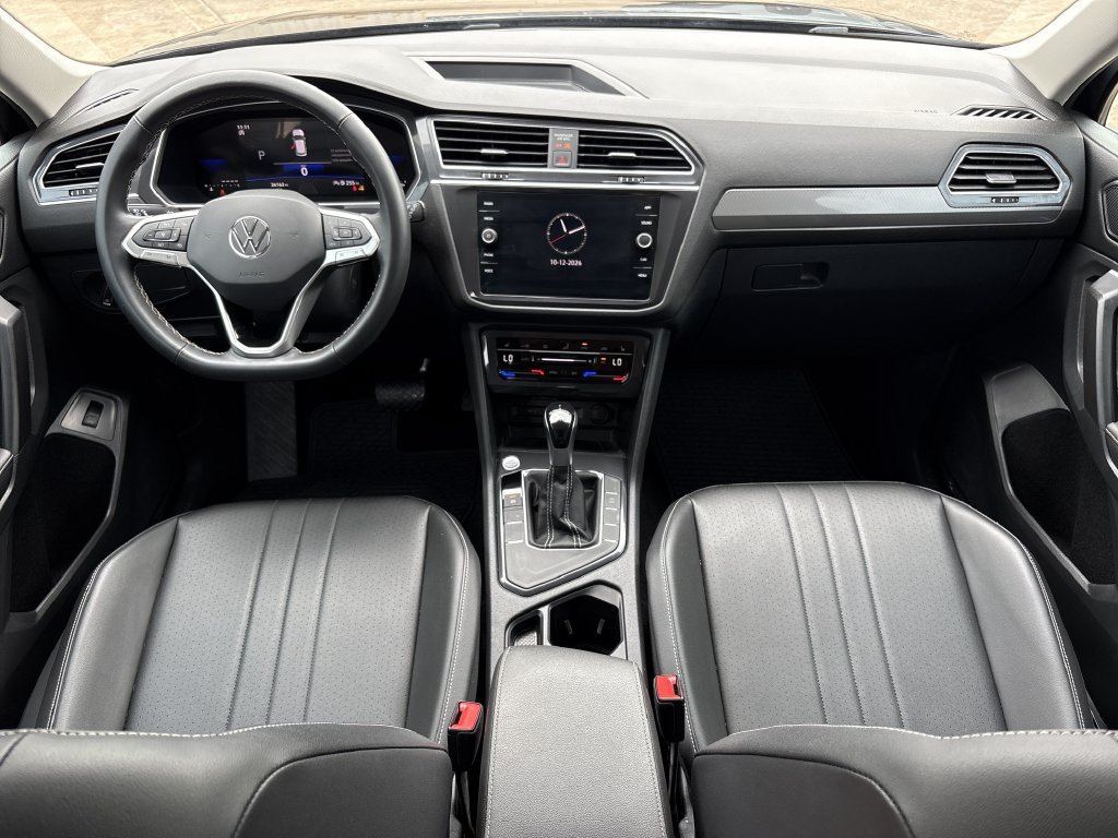Used 2024 Volkswagen Tiguan SE FWD image 25