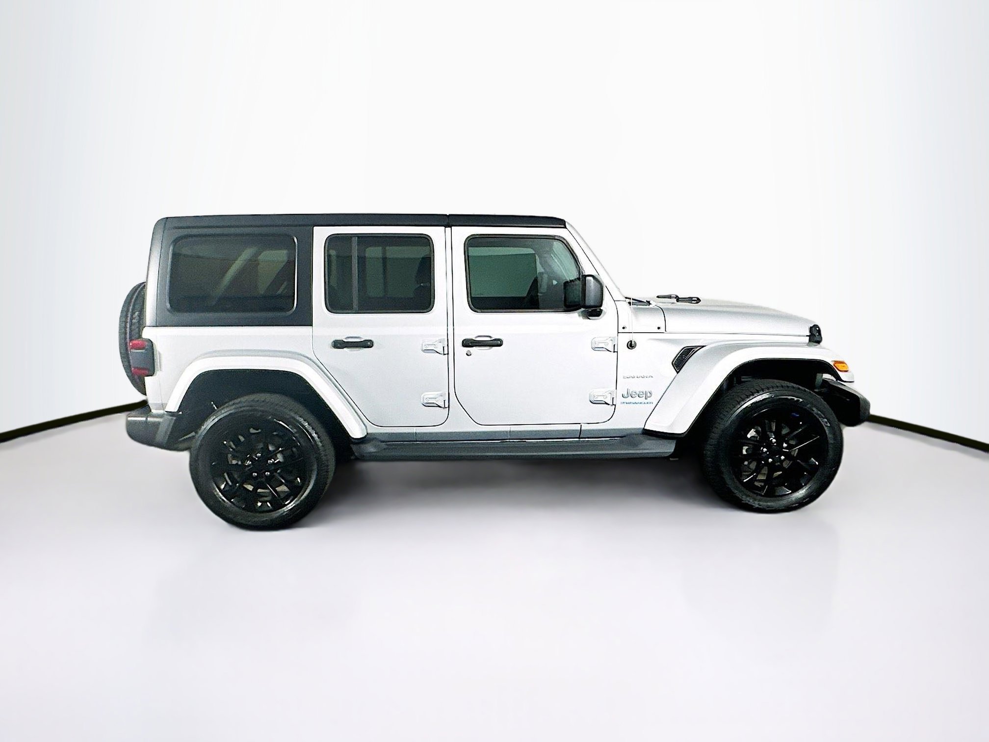 Used 2023 Jeep Wrangler Sahara w/ Cold Weather Group image 10