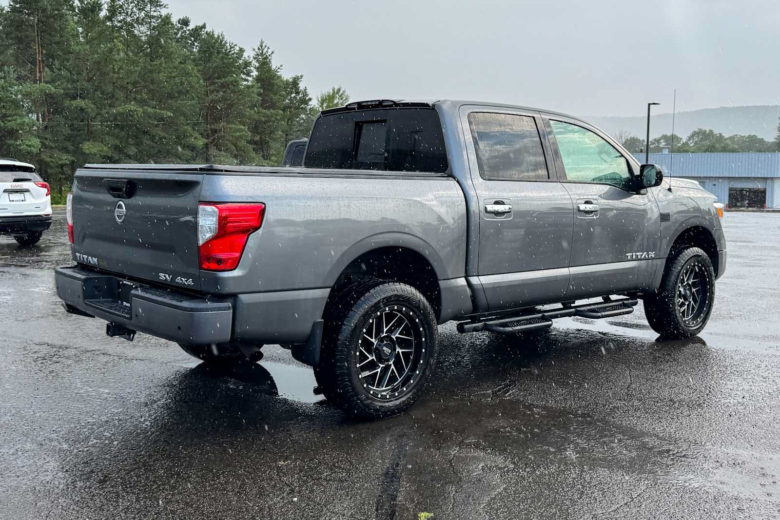 Used 2021 Nissan Titan SV w/ SV Convenience Package AWD/4WD image 3