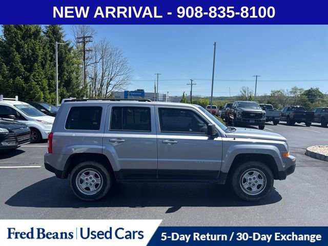 Used 2015 Jeep Patriot Sport w/ Power Value Group AWD/4WD image 9