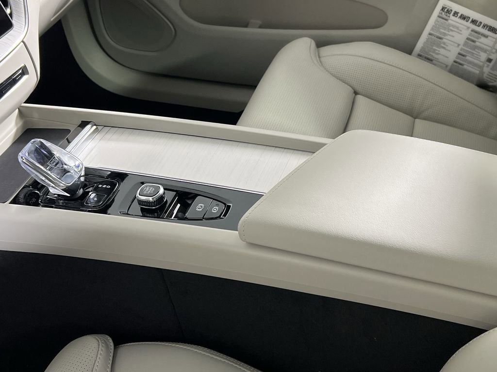 New 2026 Volvo XC60 B5 Ultra w/ Climate Package image 20