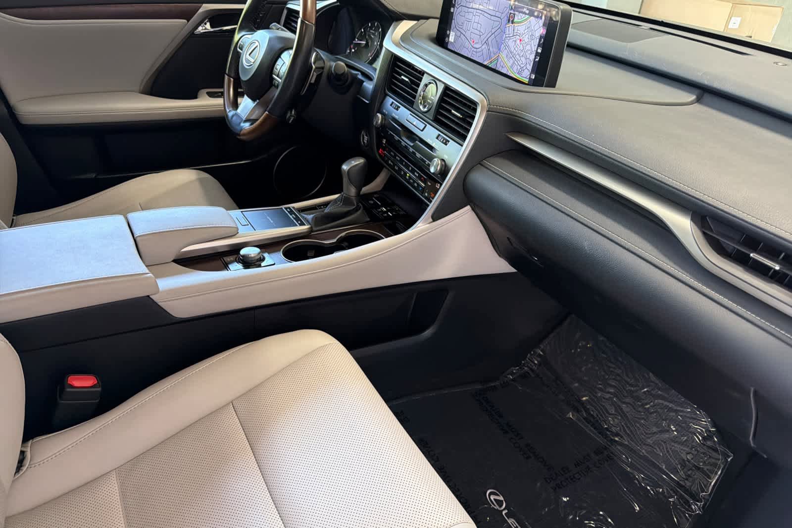 Used 2020 Lexus RX 350L Premium w/ Premium Package AWD/4WD image 18
