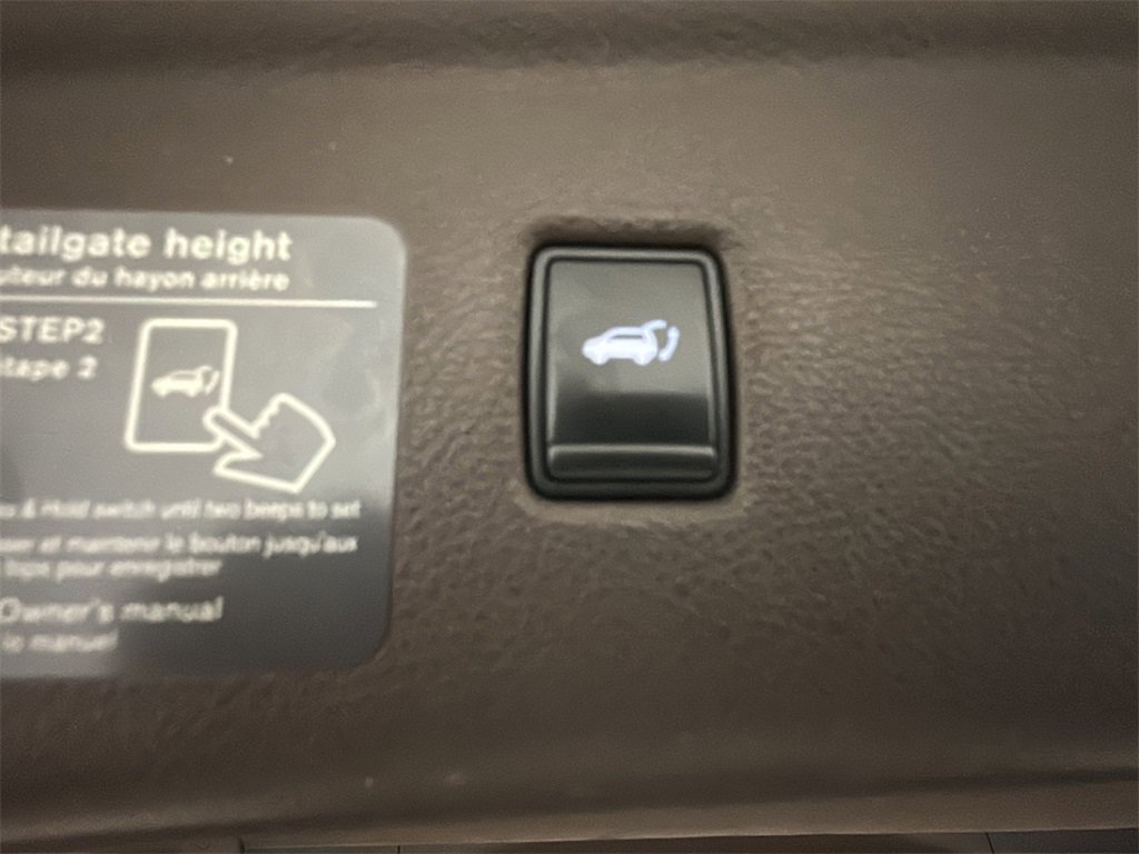 Used 2019 INFINITI QX50 Essential w/ Sensory Package image 16