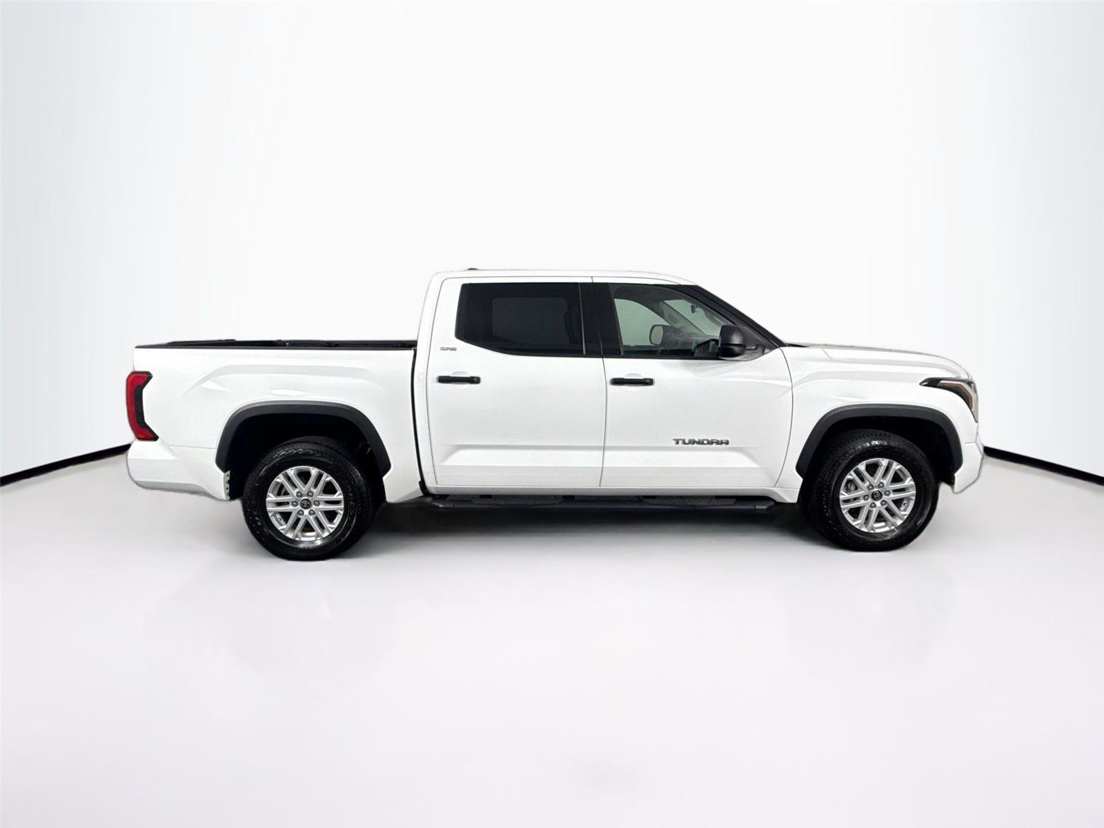 Used 2022 Toyota Tundra SR5 RWD image 5