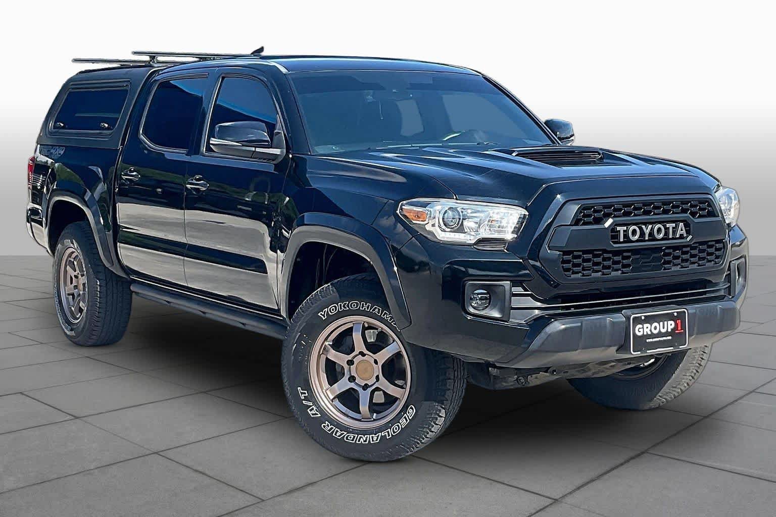 Used 2018 Toyota Tacoma TRD Sport w/ Technology Package AWD/4WD image 3