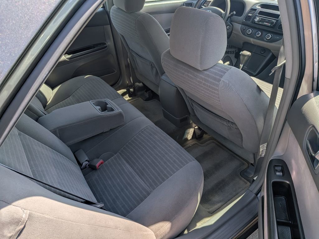 Used 2005 Toyota Camry LE FWD image 10