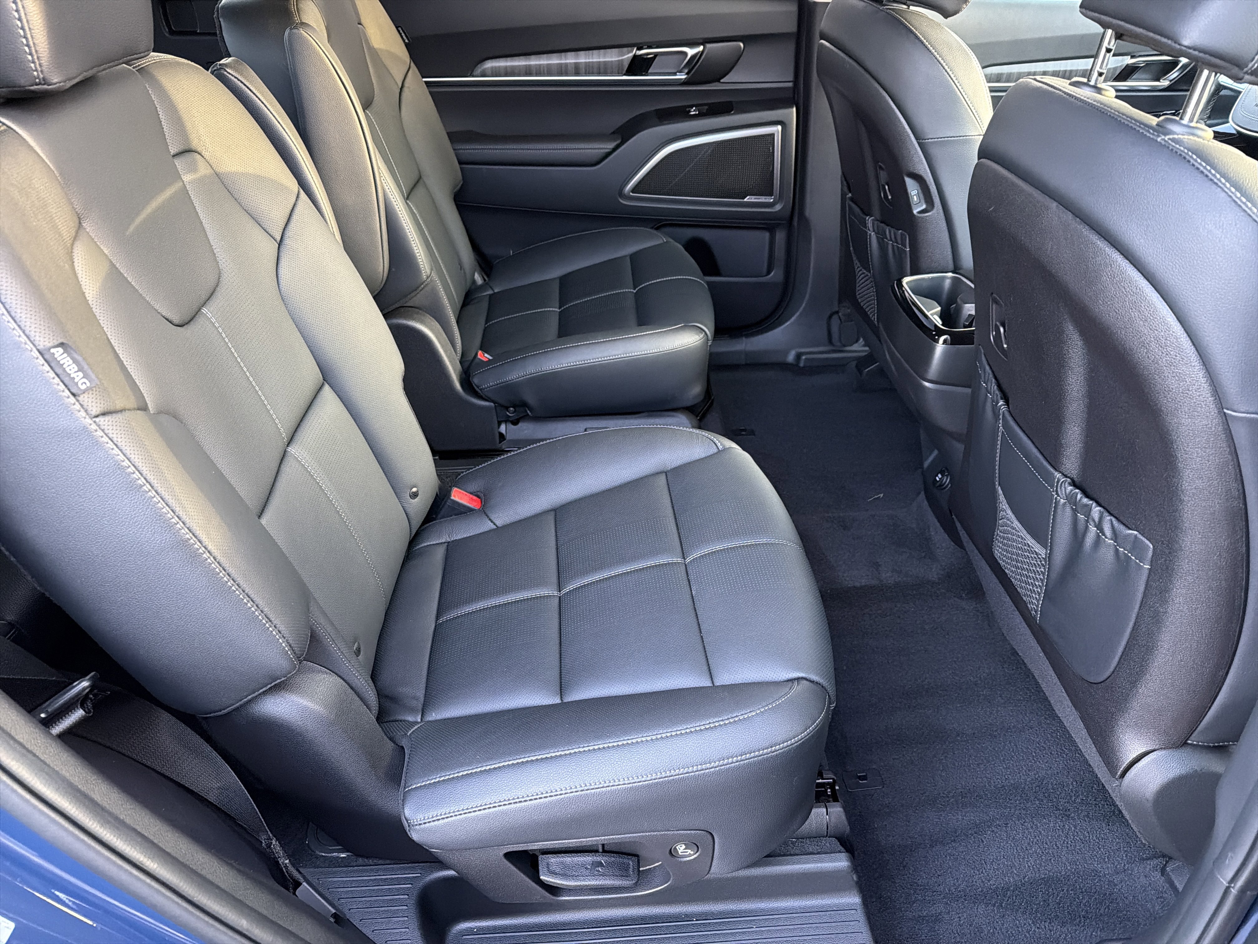 Used 2025 Kia Telluride EX image 16