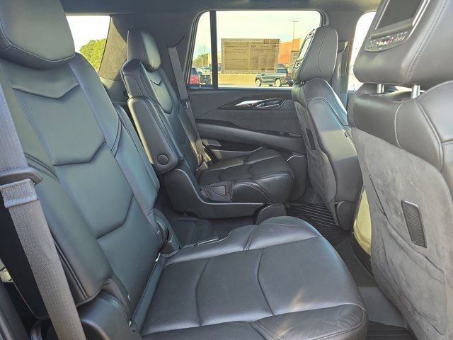 Used 2018 Cadillac Escalade Platinum image 11