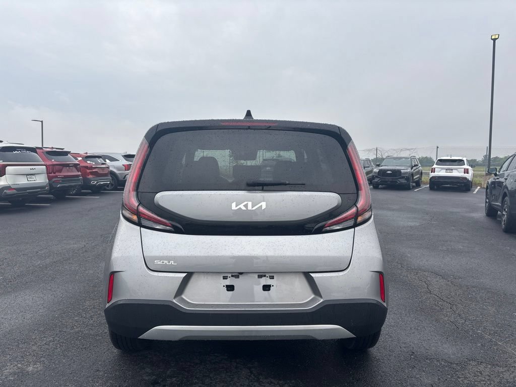 Certified 2023 Kia Soul LX w/ LX Technology Package FWD image 4