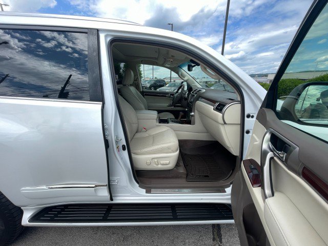 Used 2013 Lexus GX 460 w/ Comfort Plus Pkg image 21