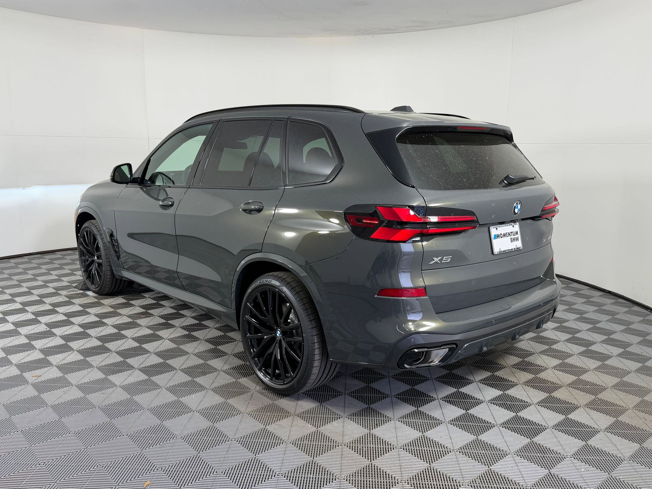 New 2026 BMW X5 sDrive40i w/ M Sport Package image 3