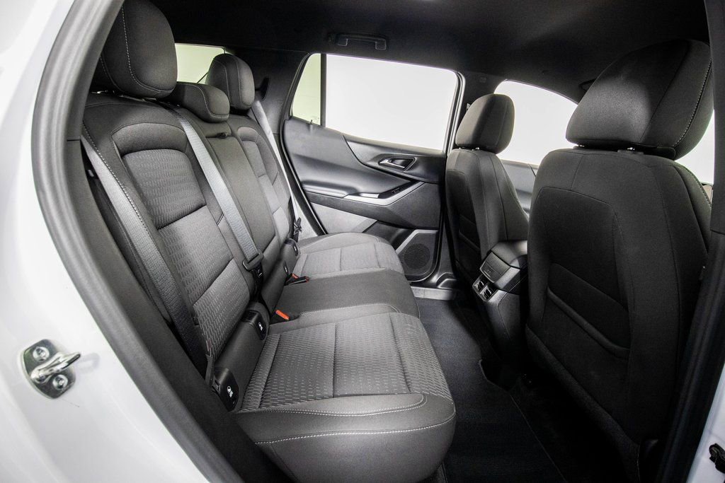 Used 2025 Chevrolet Equinox LT image 12