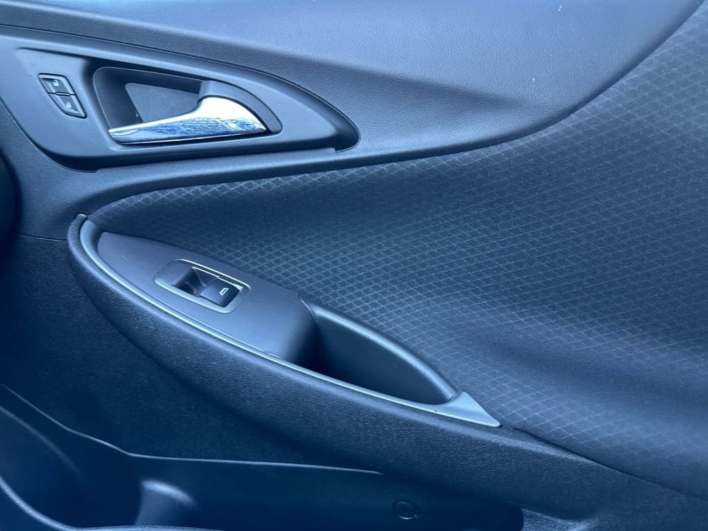 Used 2023 Chevrolet Malibu LT image 18