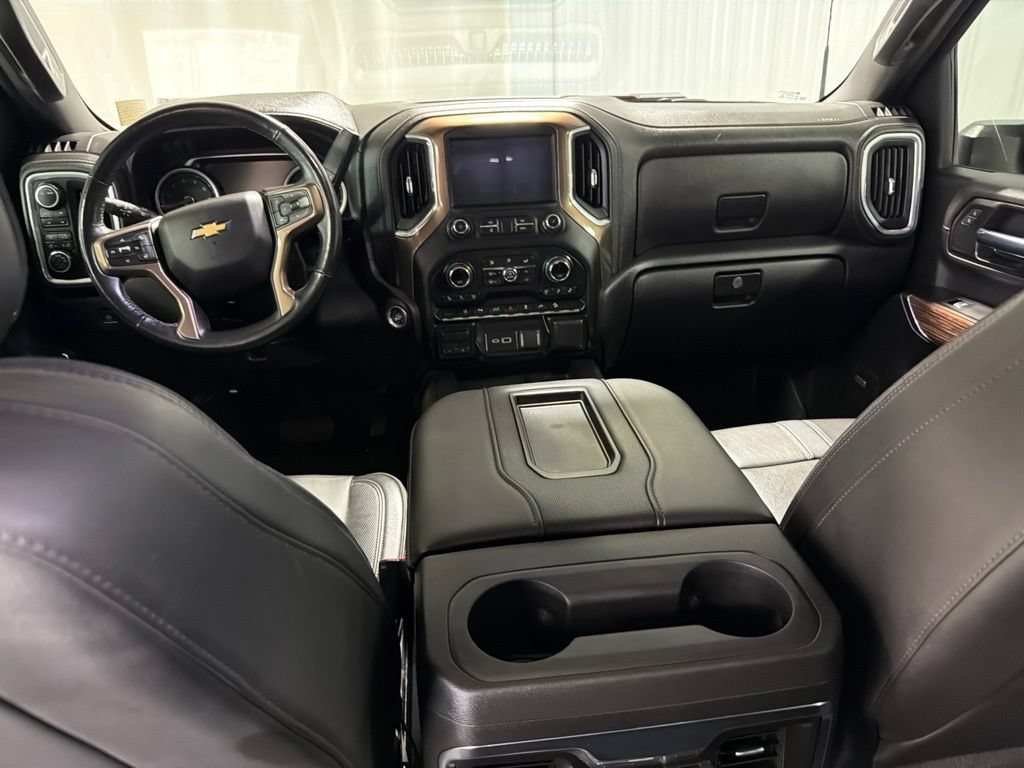Certified 2022 Chevrolet Silverado 2500 High Country w/ Technology Package AWD/4WD image 3