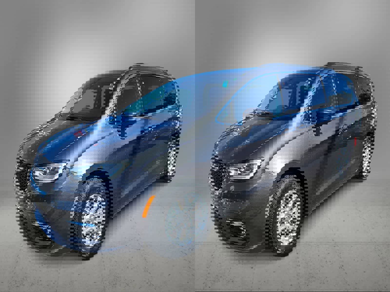 Used 2022 Chrysler Pacifica Touring-L image 5