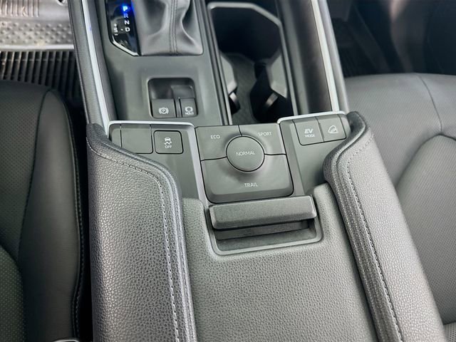 Used 2025 Toyota Grand Highlander AWD Hybrid image 21