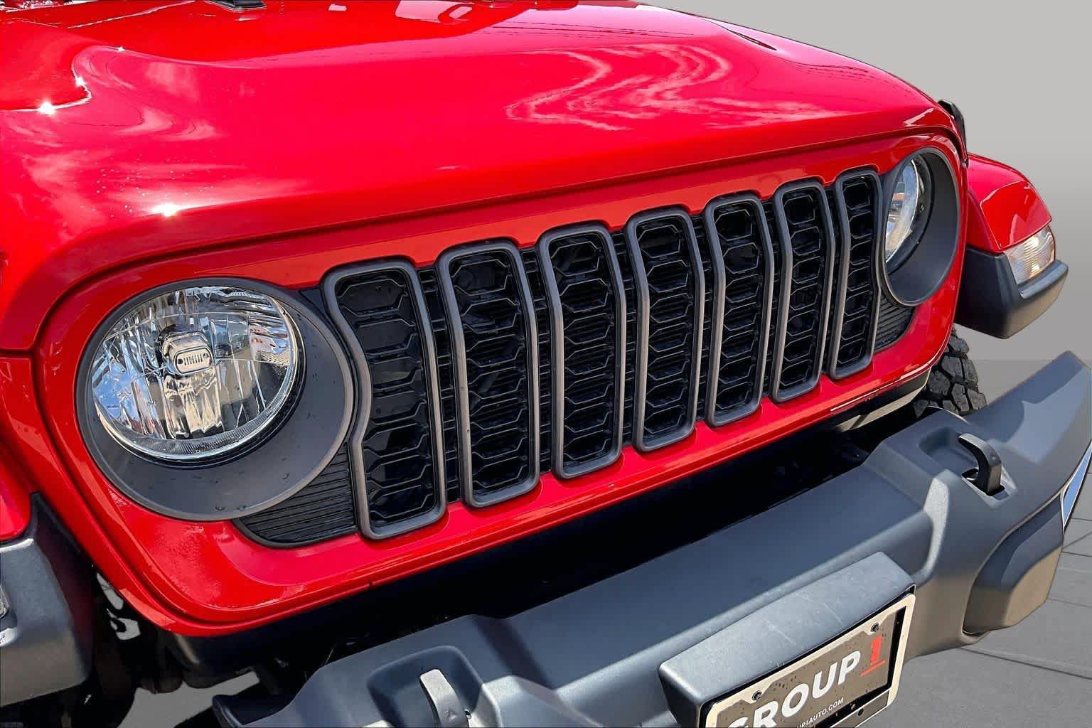 Used 2024 Jeep Gladiator Sport AWD/4WD image 29