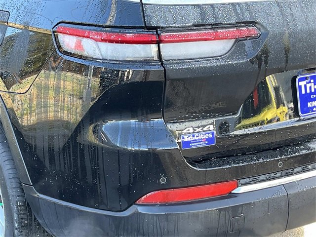 Used 2024 Jeep Grand Cherokee L Laredo w/ Luxury Tech Group I image 5